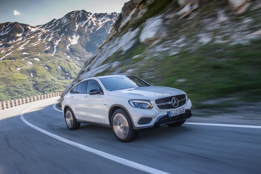  Mercedes-Benz GLC350 e 4Matic Coupe 2016 года  (фото 22 из 43)